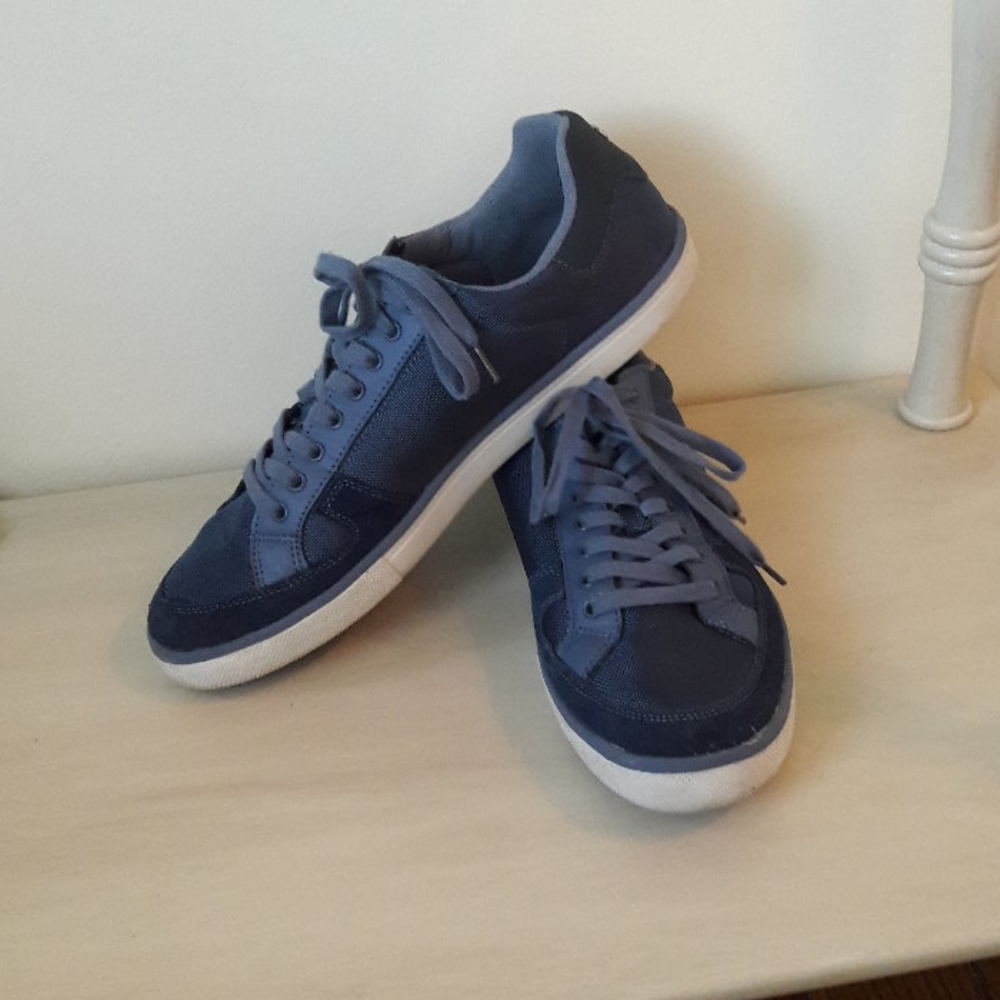 Mens Penguin Brand" Rave "shoes size 11. 1/2